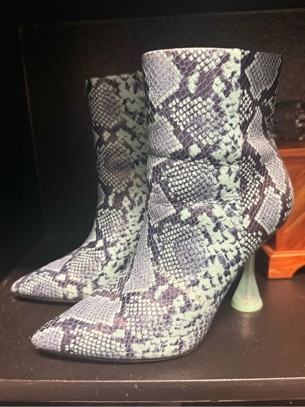 Gianni Bini Snakeskin Pointed Toe Ankle Boots Size 7